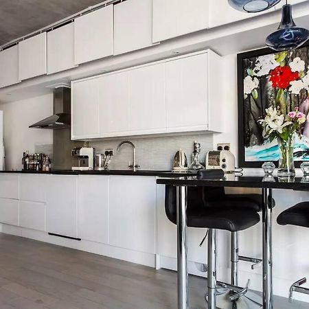 Canal-Side Apartment In Shoreditch Londra Esterno foto