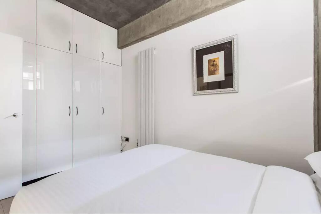 Canal-Side Apartment In Shoreditch Londra Esterno foto
