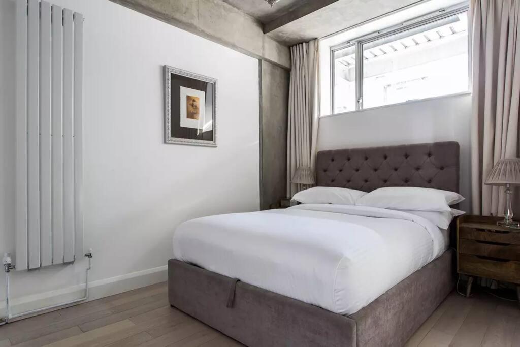 Canal-Side Apartment In Shoreditch Londra Esterno foto