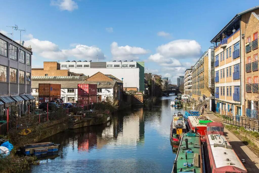 Canal-Side Apartment In Shoreditch Londra Esterno foto