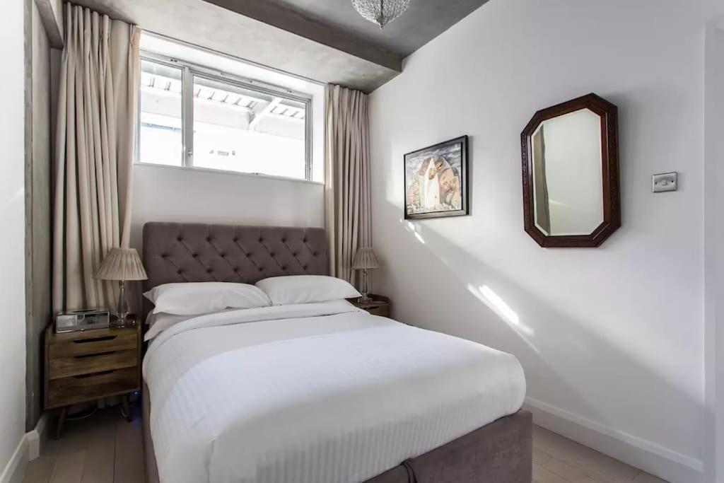 Canal-Side Apartment In Shoreditch Londra Esterno foto